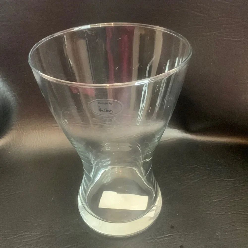 IKEA France Clear Glass 5 1/2 In Round 7 1/2 Inches Tall Flower Decorator Vase